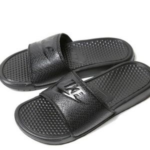 Like New Nike Benassi Solar Soft Slide